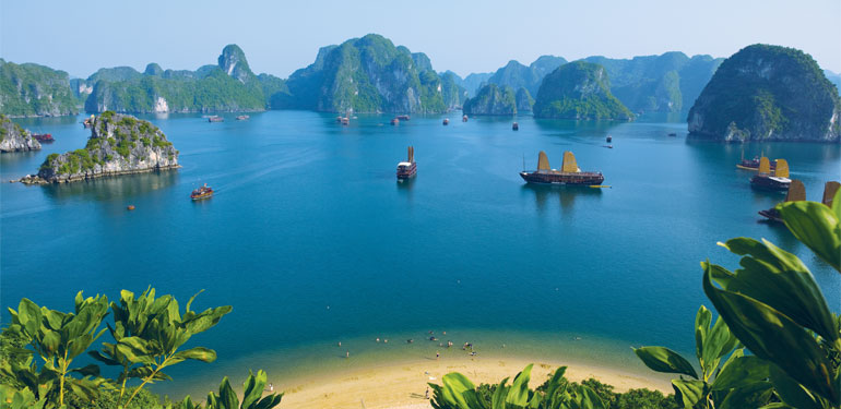Bahía Halong, Vietnam, cruceros Oriente y Asia. SoloCruceros.cl Bahía Halong, Vietnam, cruceros Oriente y Asia. SoloCruceros.cl