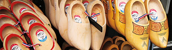 Zuecos, recuerdo típico de Ámsterdam. SoloCruceros.cl