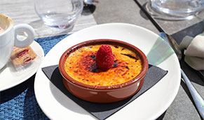 Crema catalana, postre típico en Barcelona. SoloCruceros.cl