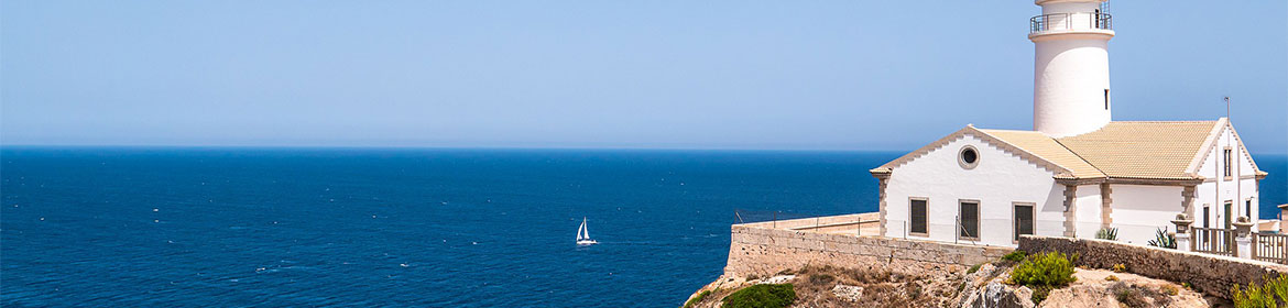 Faro en Mallorca, cruceros Mediterráneo. SoloCruceros.cl