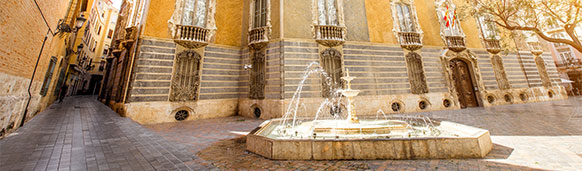 Visita las callejuelas de Valencia en tu crucero. SoloCruceros.cl